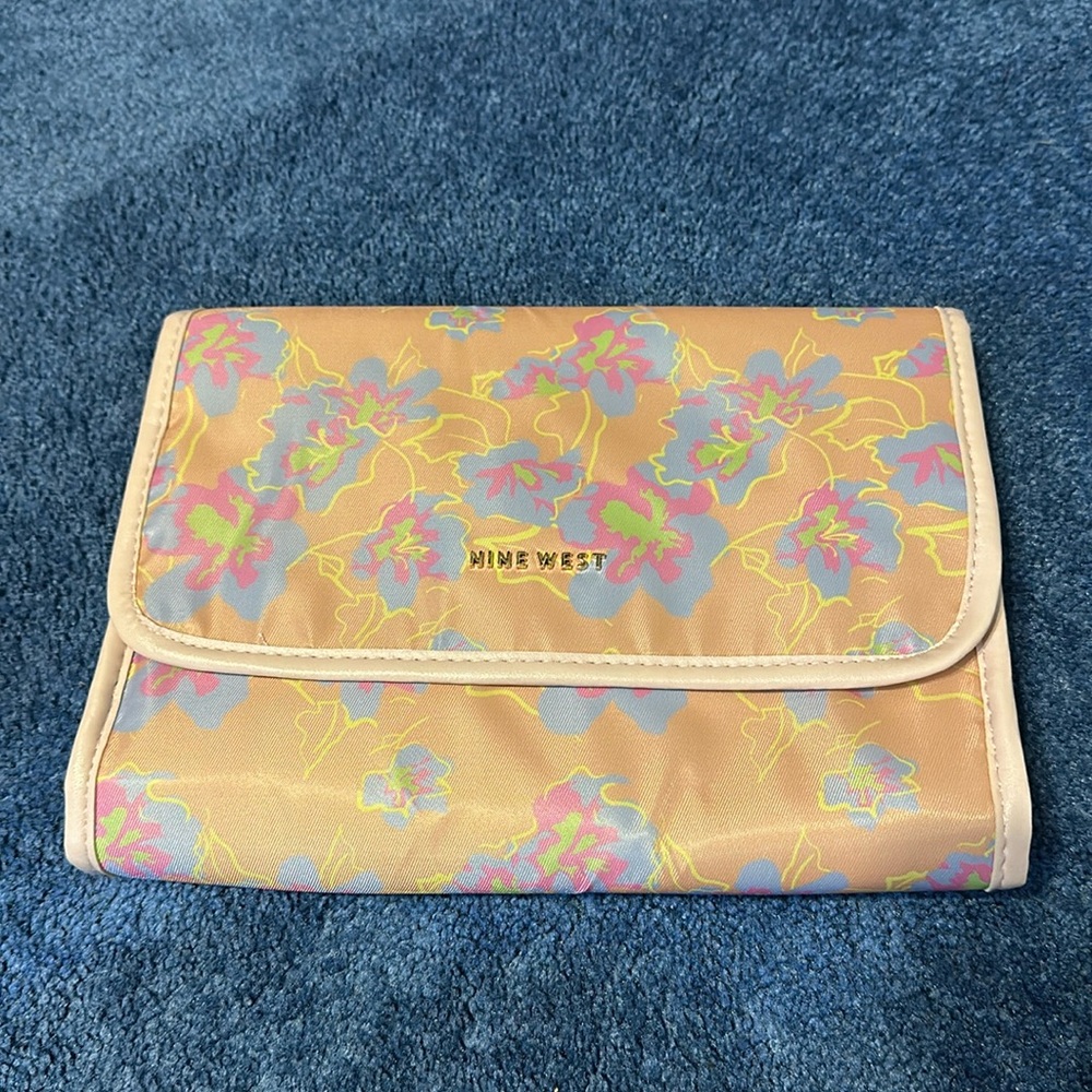 Nine West toiletry travel organizer